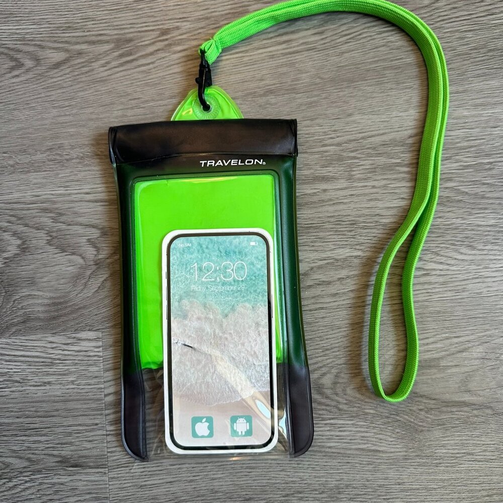 Travelon Waterproof Smart Phone / Digital Camera Floating Pouch